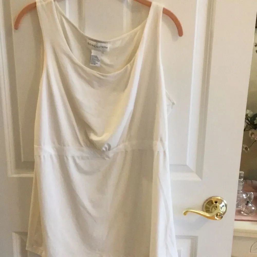 EUC. Doncaster Brand Women's White SleevelessTank Top Size 1W